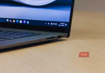 ASUS Zenbook S 16 SD card close up.