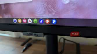 The taskbar visible on Samsung DeX.