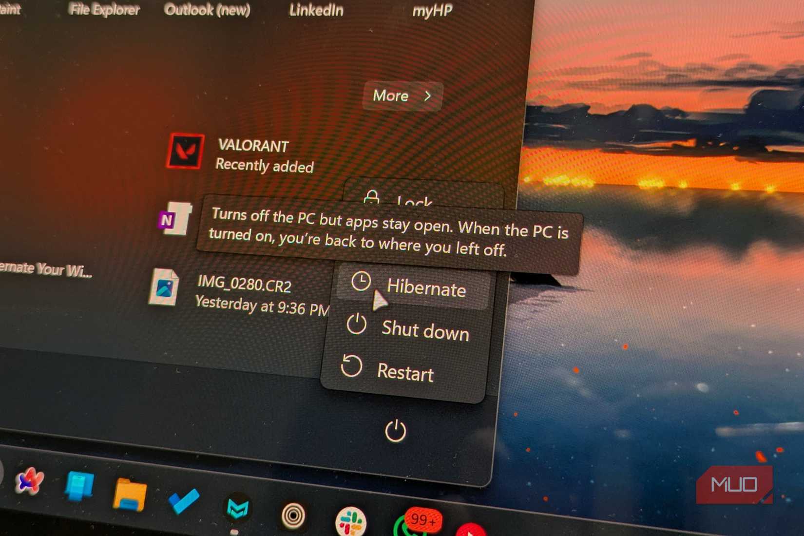 উইন্ডোজ পাওয়ার মেনু হাইবারনেট বিকল্প দেখাচ্ছে