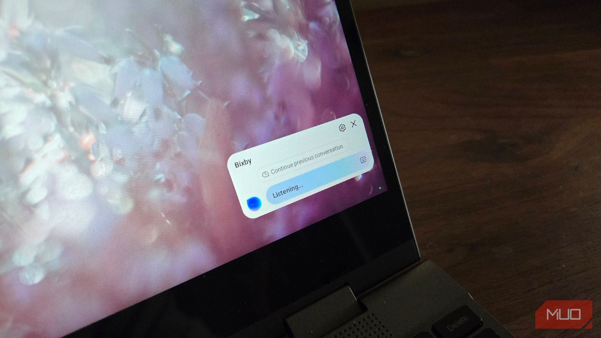 Bixby voice assistant in Samsung DeX on a lapdock.