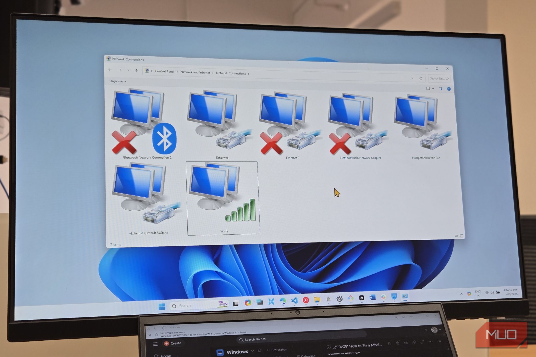 Windows 11 Control Panel open on a BENQ Monitor