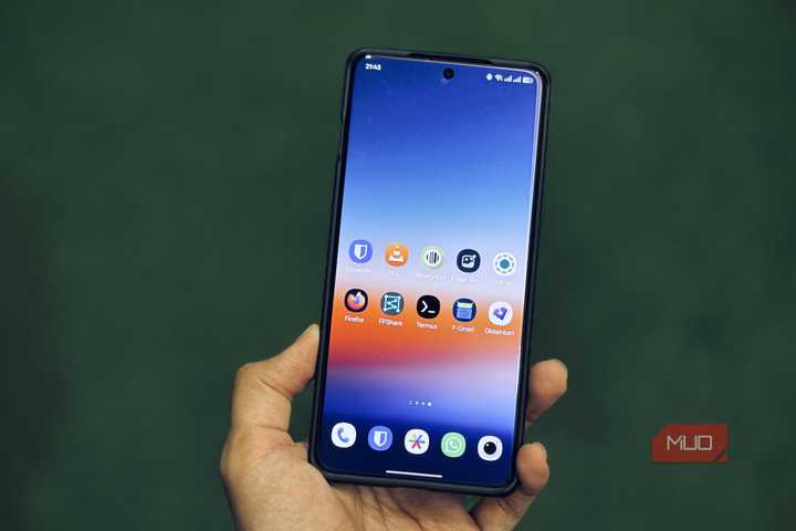 Home Screen on a OnePlus phone with open-source Android apps.