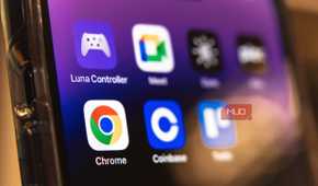 Chrome app icon on a smartphone alongside other apps