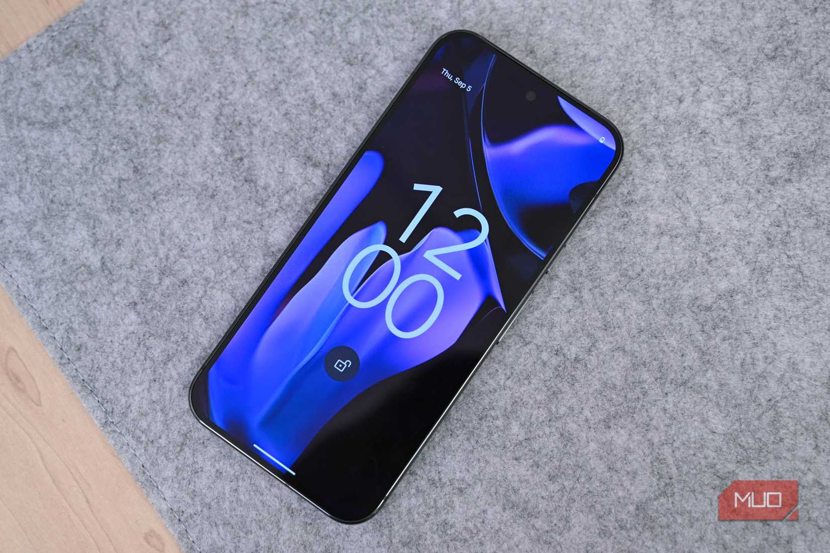 Lock screen of the Google Pixel 9 Pro XL