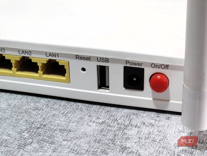 Stop plugging hard drives into your router: It ruins your Wi-Fi speed
