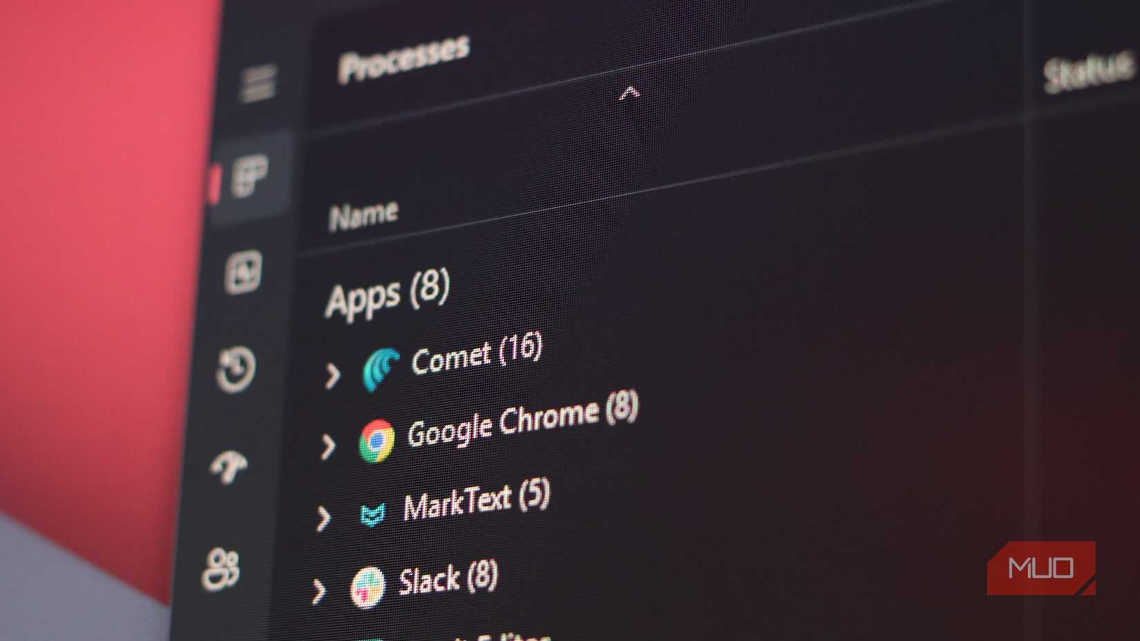Comet and Chrome open in Windows Task Manager. 