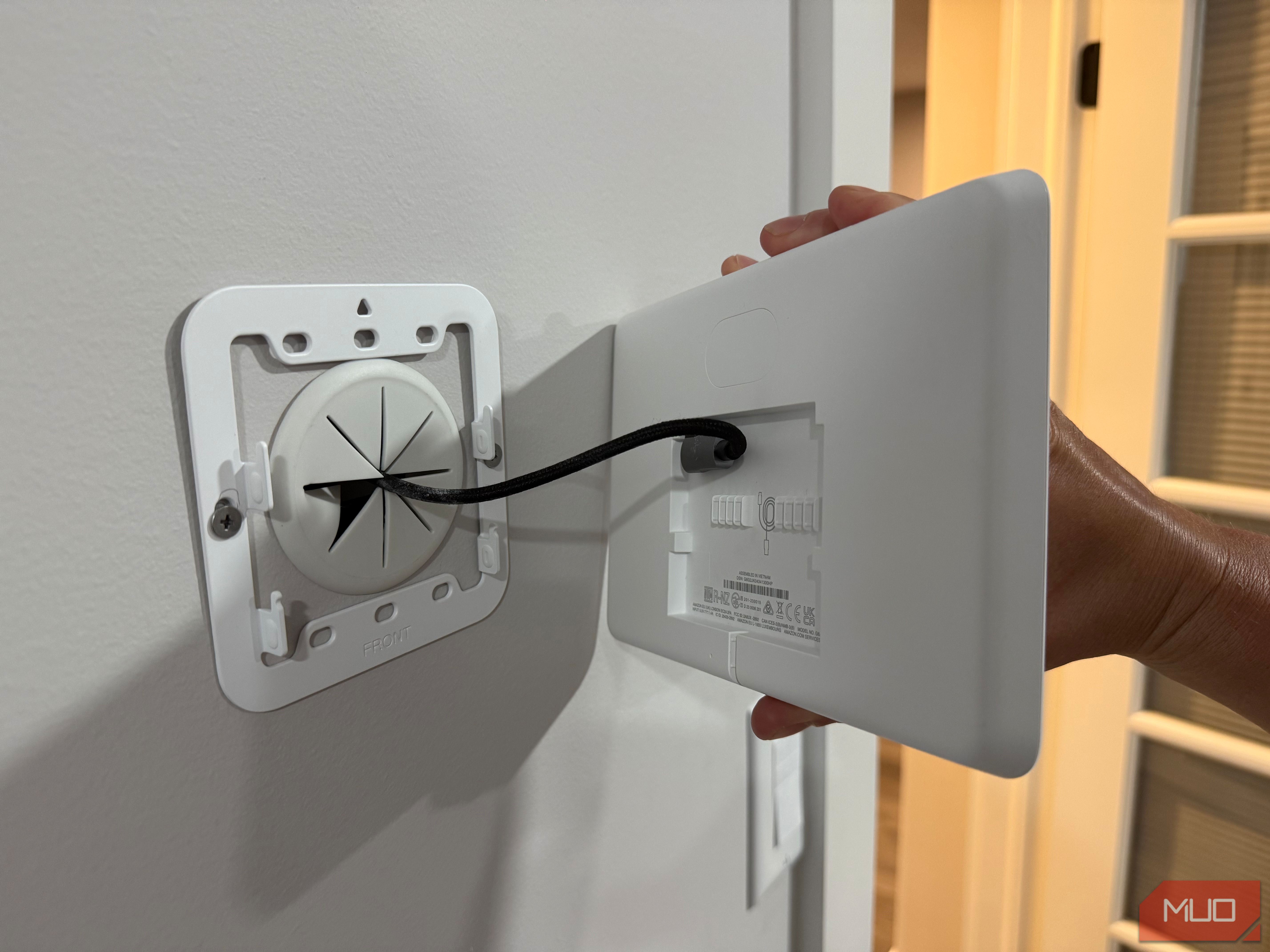echo hub connecting to flush wall mount