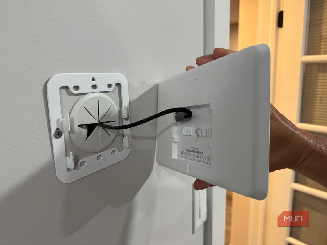 echo hub connecting to flush wall mount