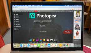 Photopea Homepage on MacBook