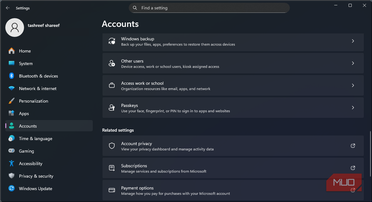 Accounts tab open on the Windows 11 Settings app