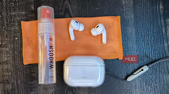 Airpods cleaning kit.