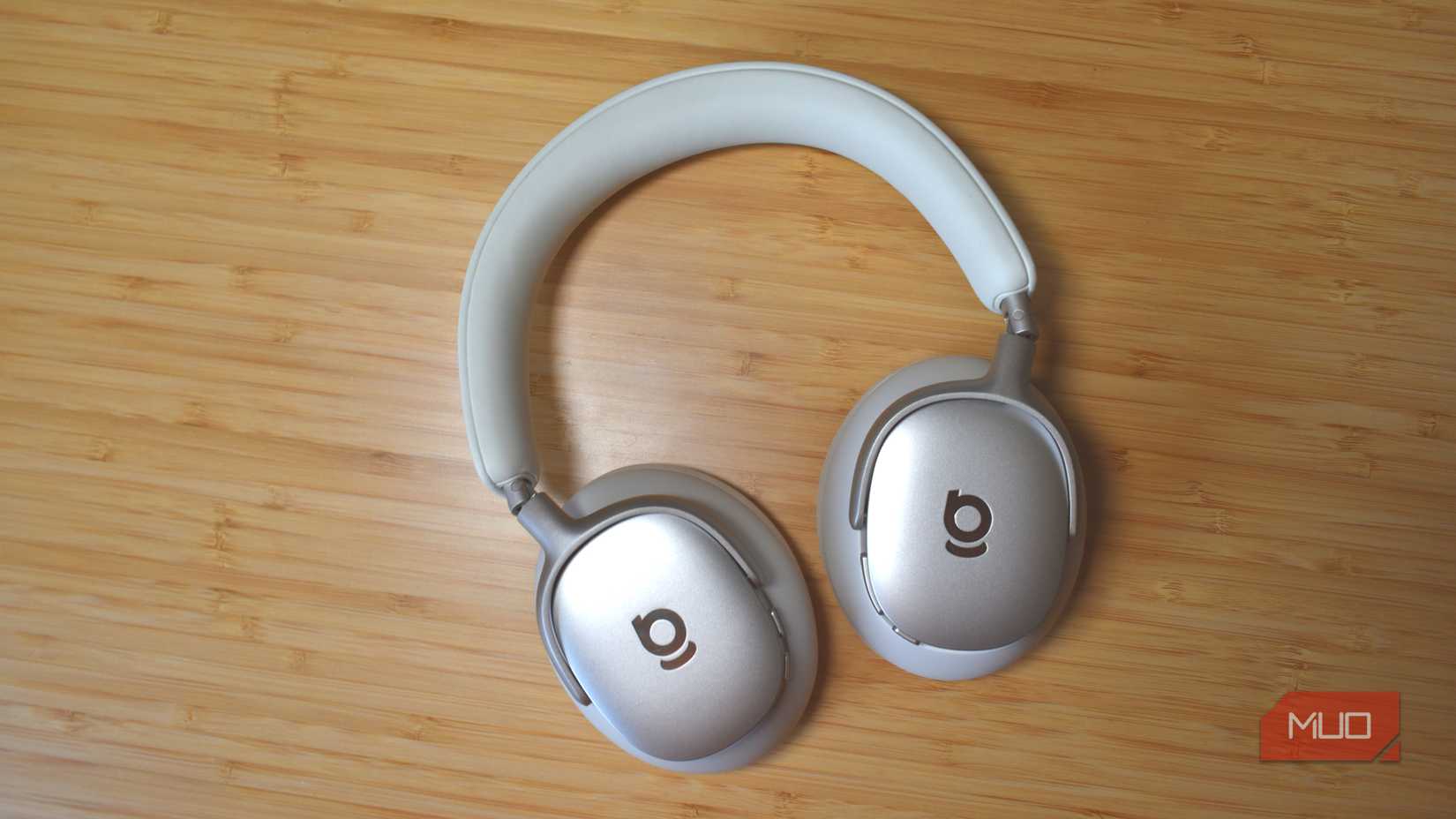 baseus inspire xh1 headphones top down on table