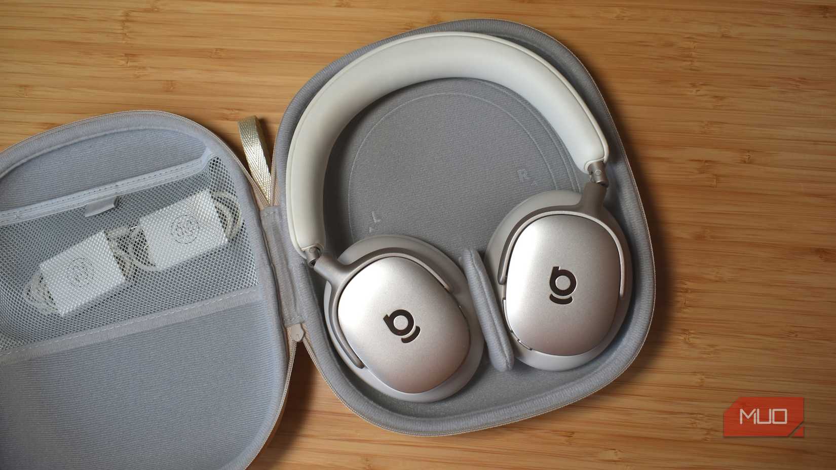 baseus inspire xh1 headphones top down.