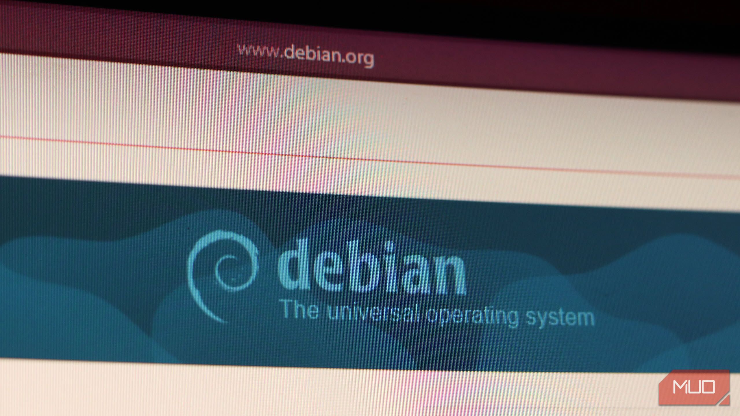 I tried Mint, Kubuntu, and Debian — here’s what actually matters for ...