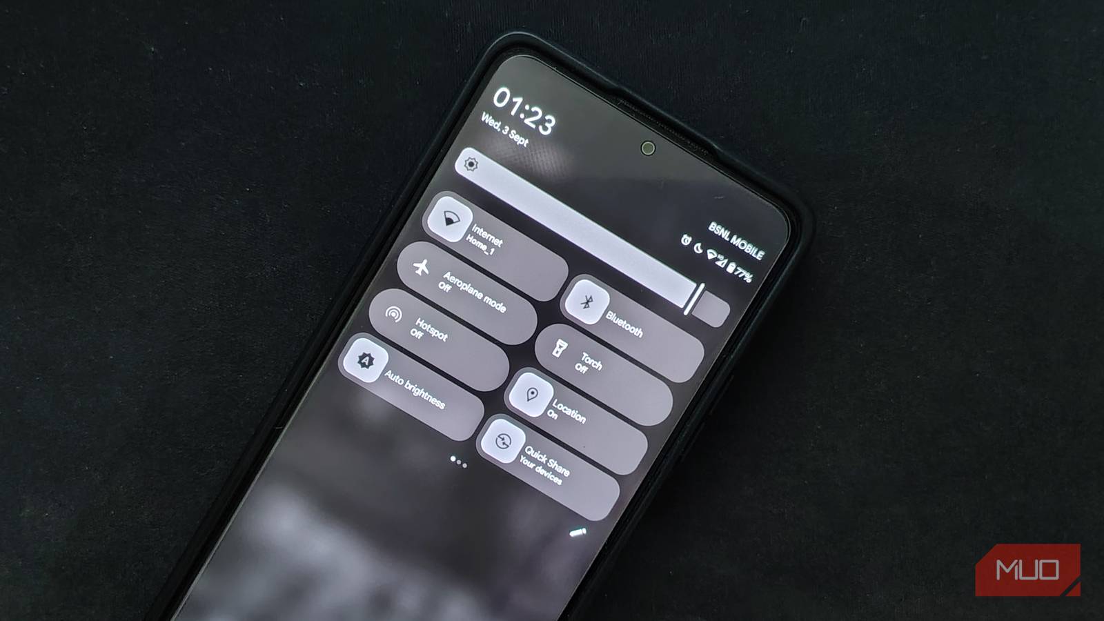 Android brightness slider for flashlight control