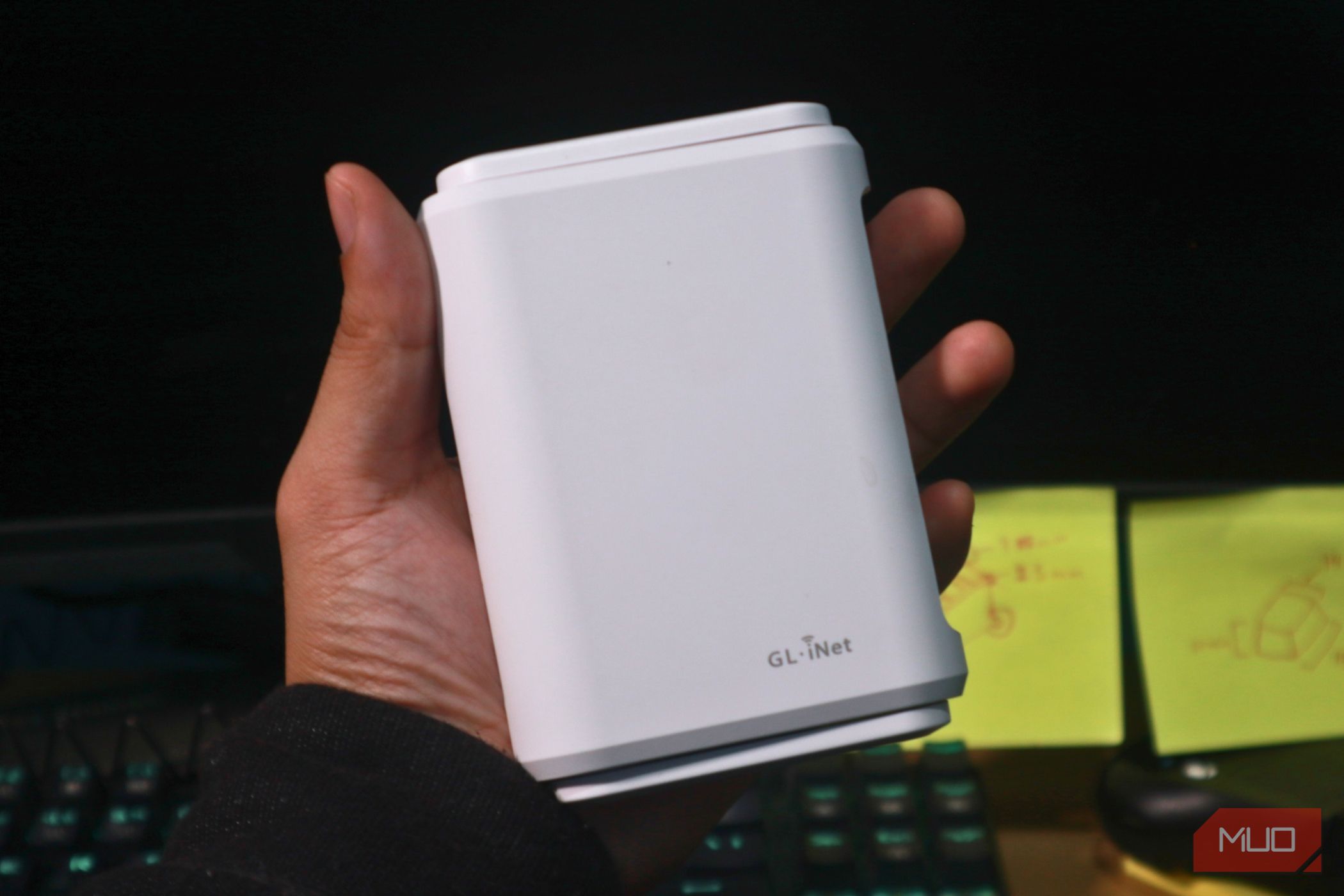 Compact travel router