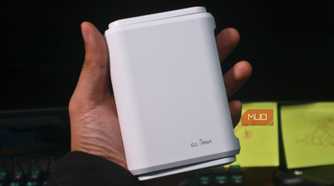 Compact travel router