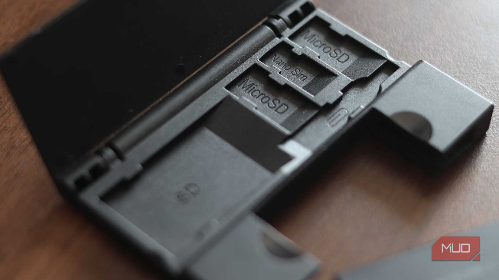 Portronics Mport 30 Plus storage compartment. 