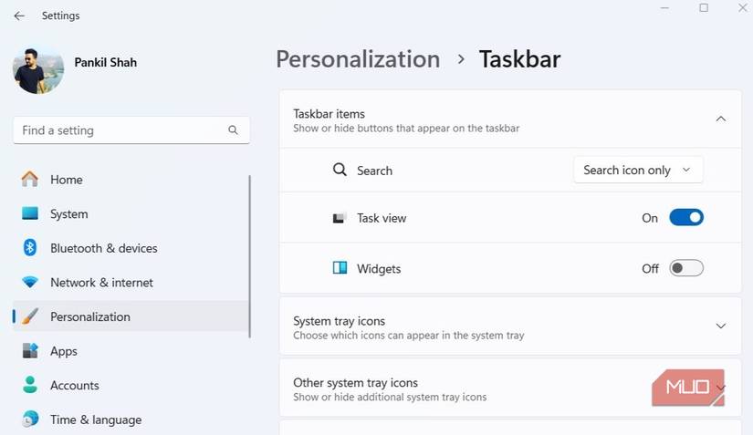 Taskbar Options in Windows 11 Settings App