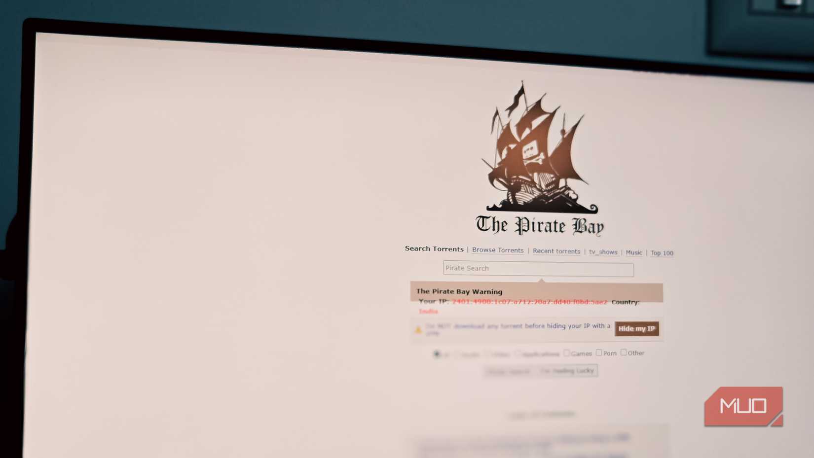 The pirabay website open on a BENQ monitor