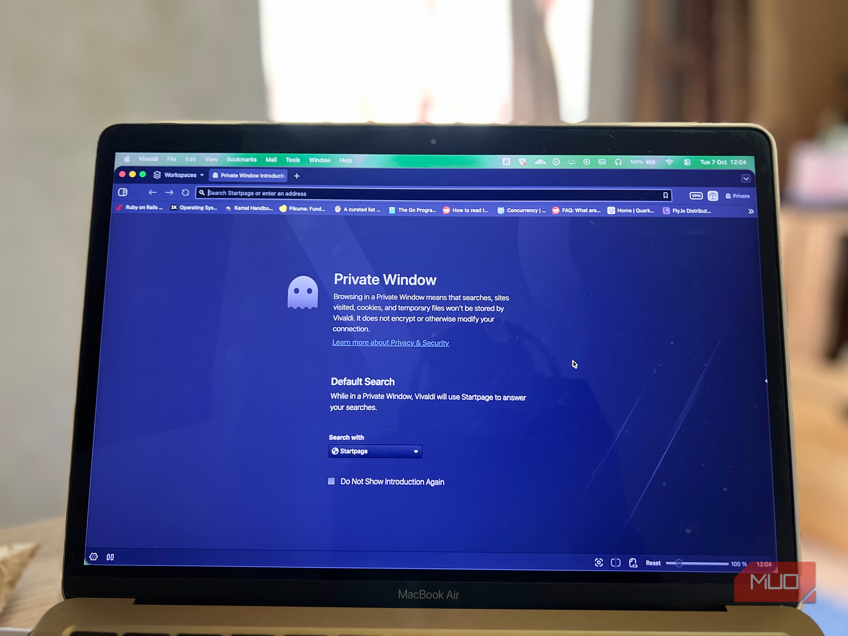 A MacBook Air open displaying Vivaldi browser's Private Window page