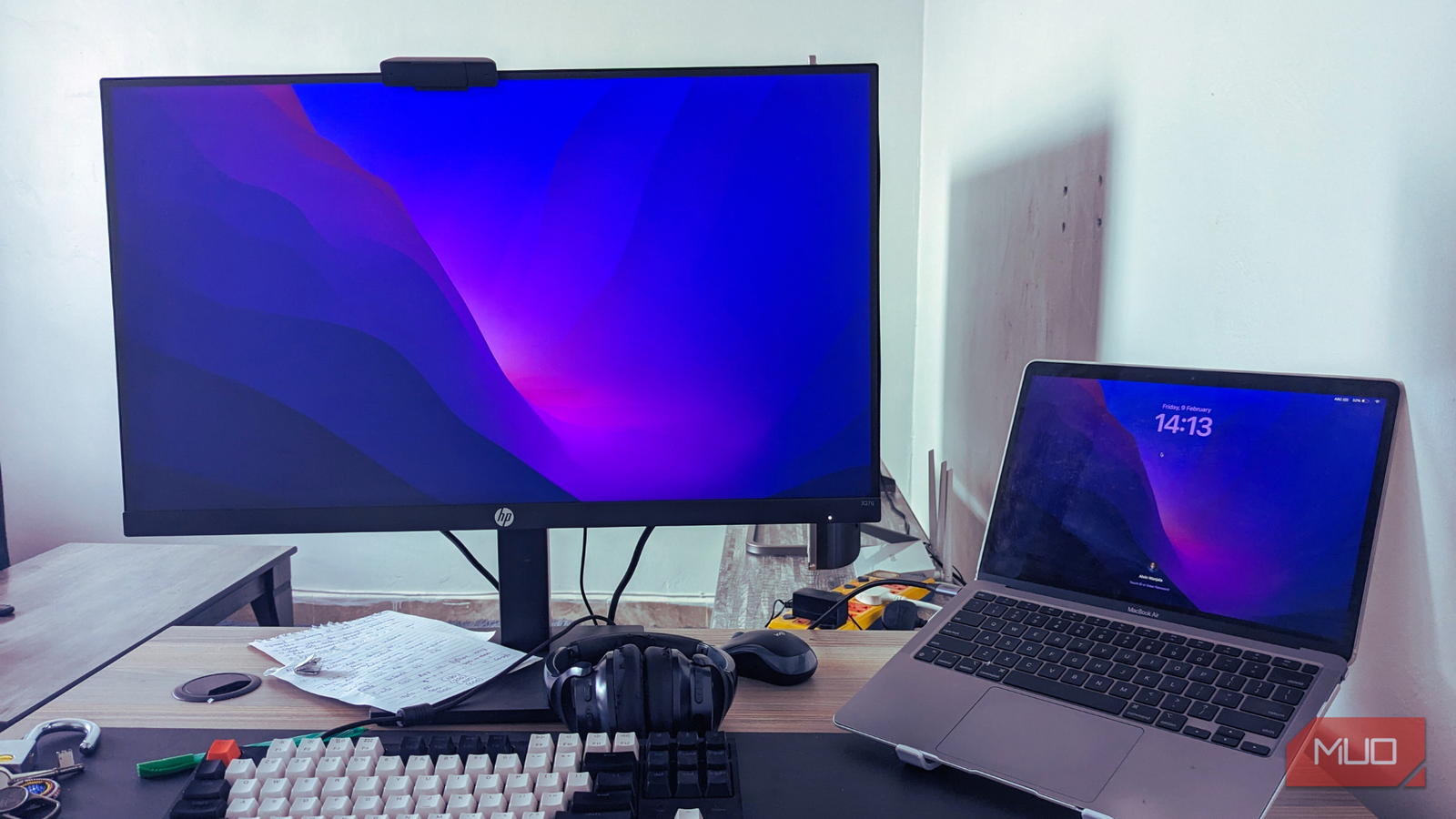 A monitor and MacBook Air connected using a USB hub