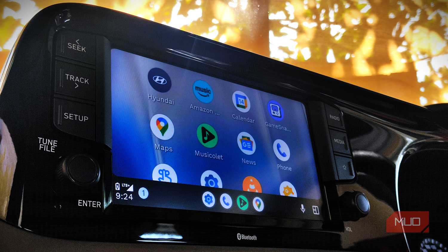 Android Auto app list.
