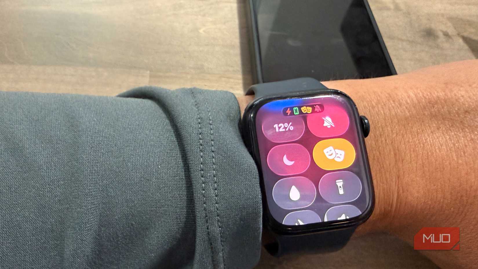 apple watch theater mode enabled
