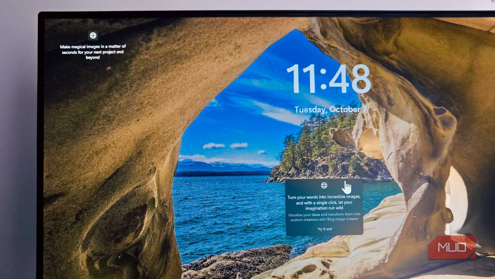 BENQ monitor with the Windows 11 lock screen