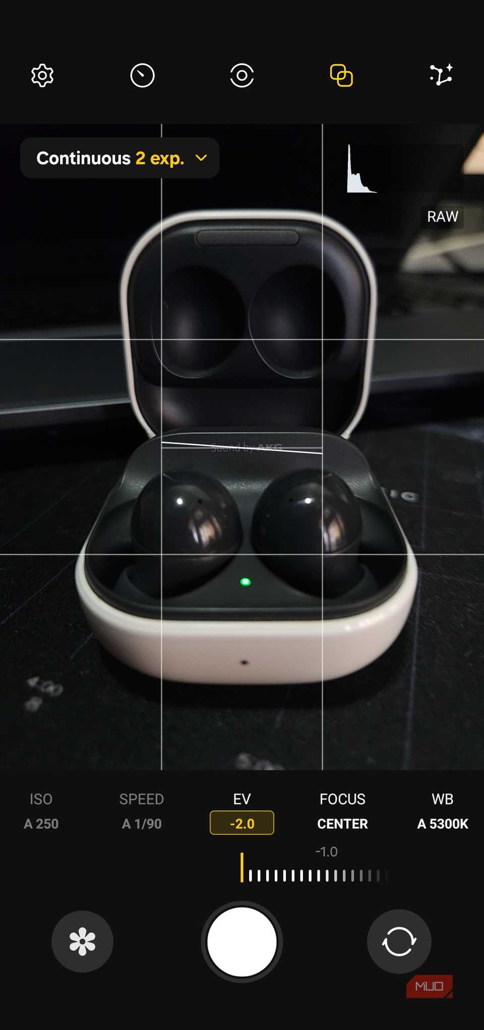 Expert RAW app options on Galaxy phone