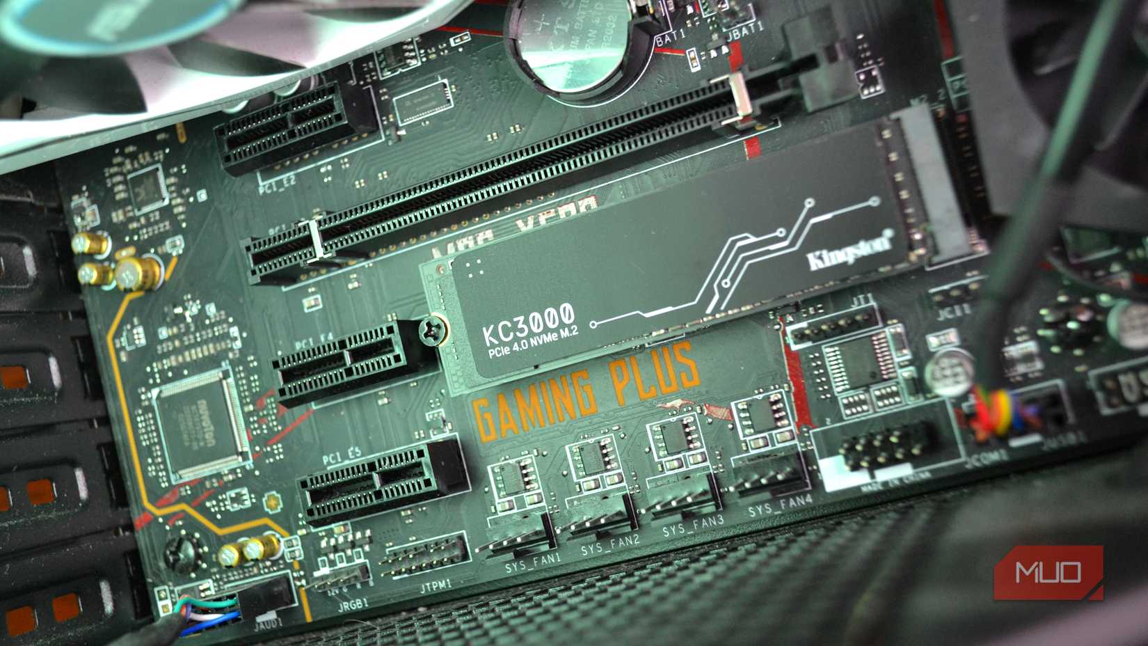kingston kc3000 in motherboard.