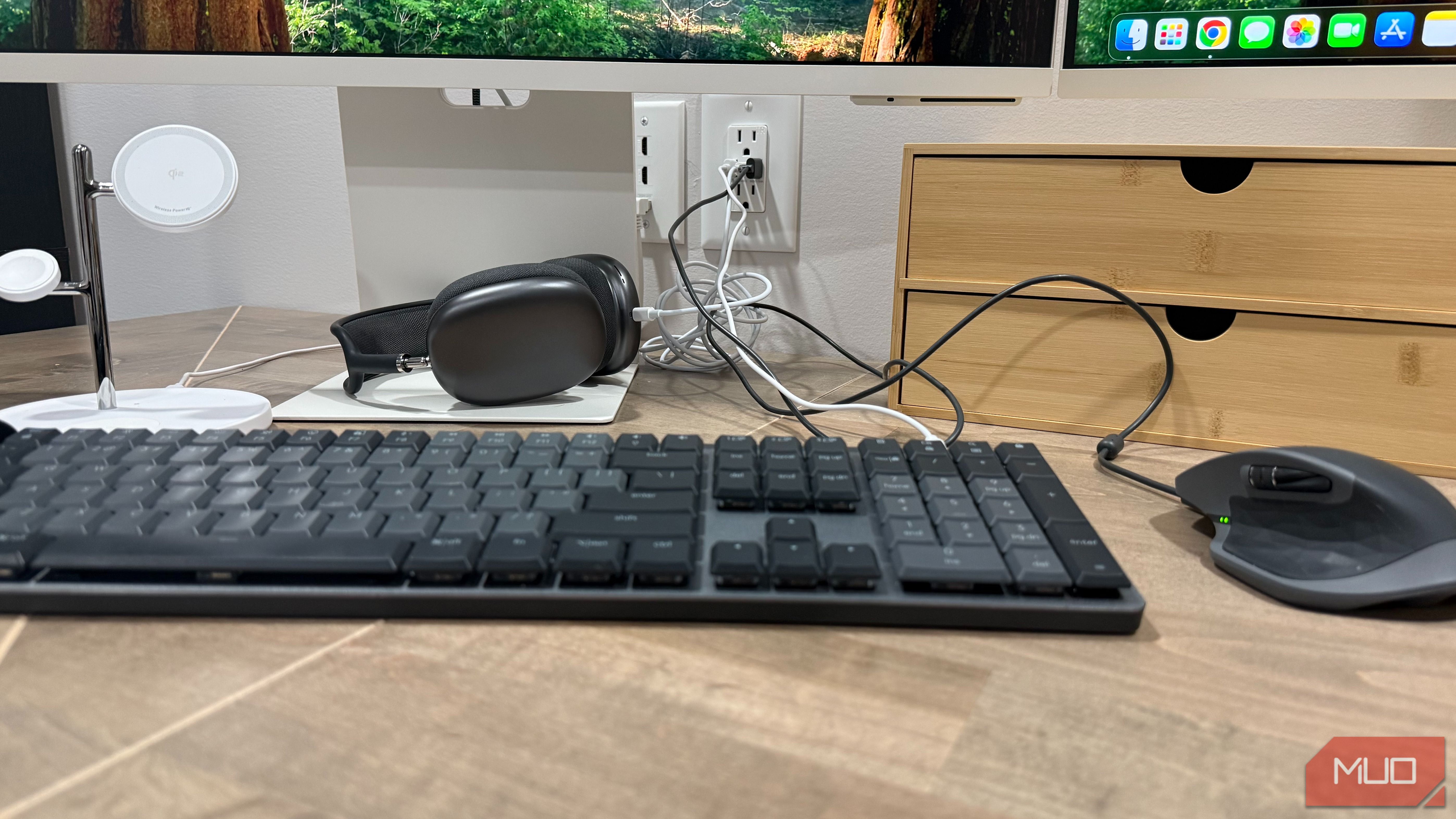 logitech keyboard and mouse and airpod pros charging on topgreener usb outlet