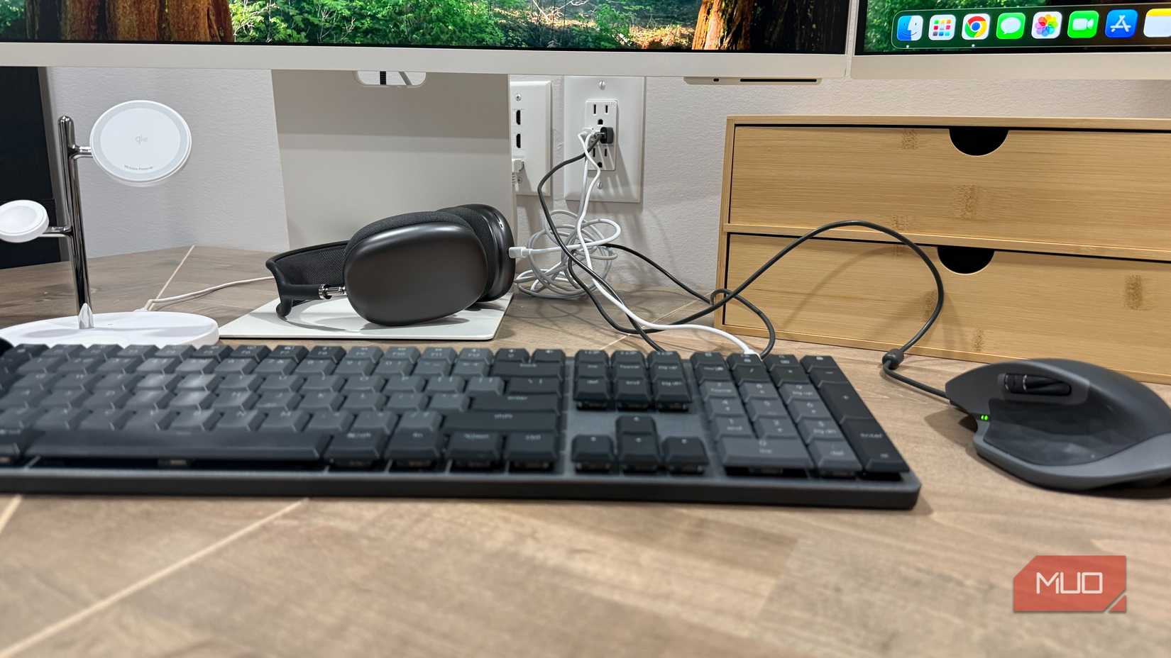 logitech keyboard and mouse and airpod pros charging on topgreener usb outlet