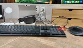 logitech keyboard and mouse and airpod pros charging on topgreener usb outlet