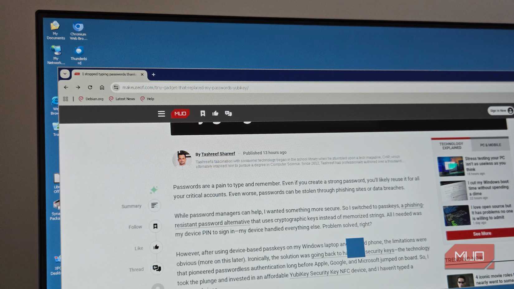 Makeuseof webpage open on a benq monitor