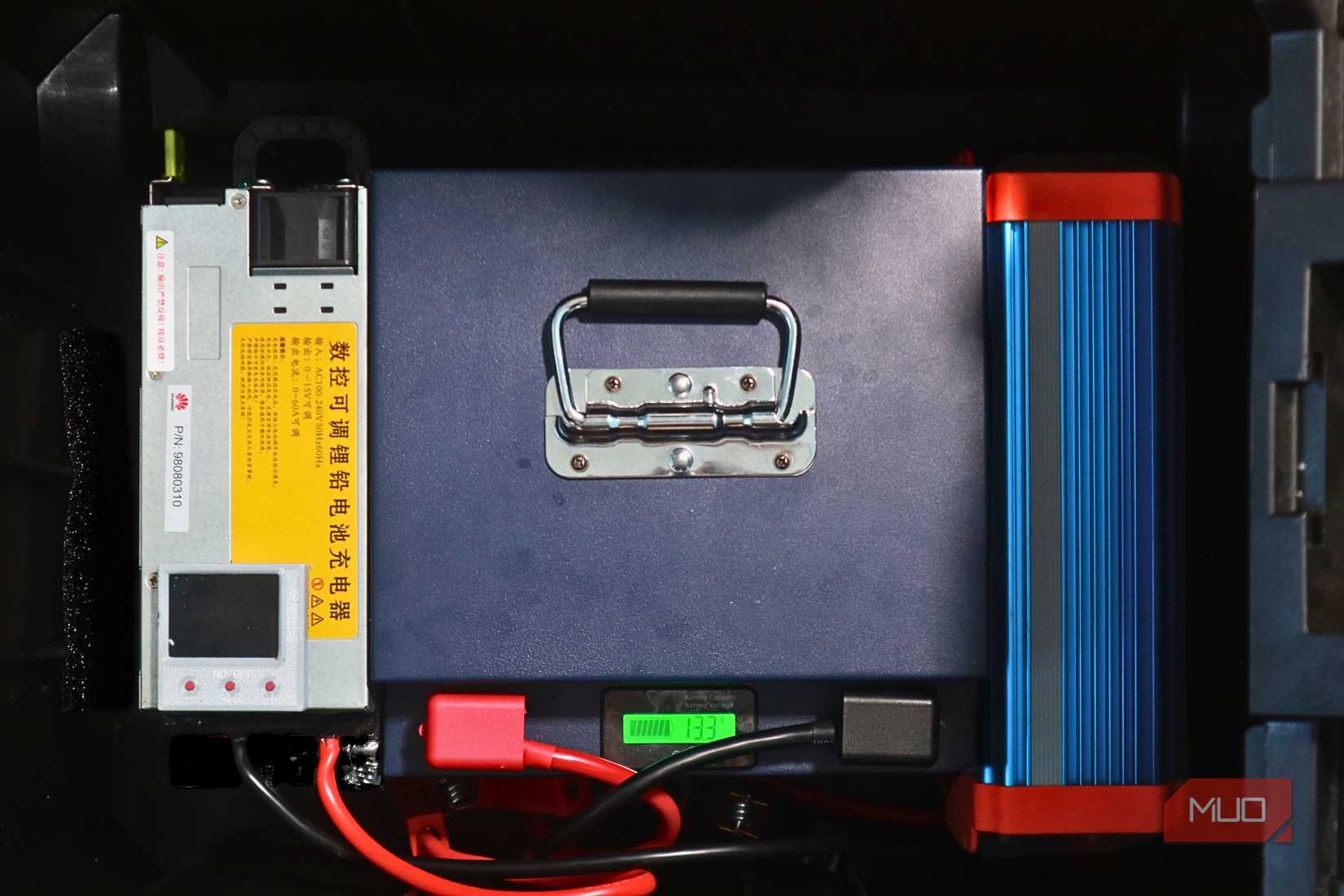 Component placement in strollable tool box
