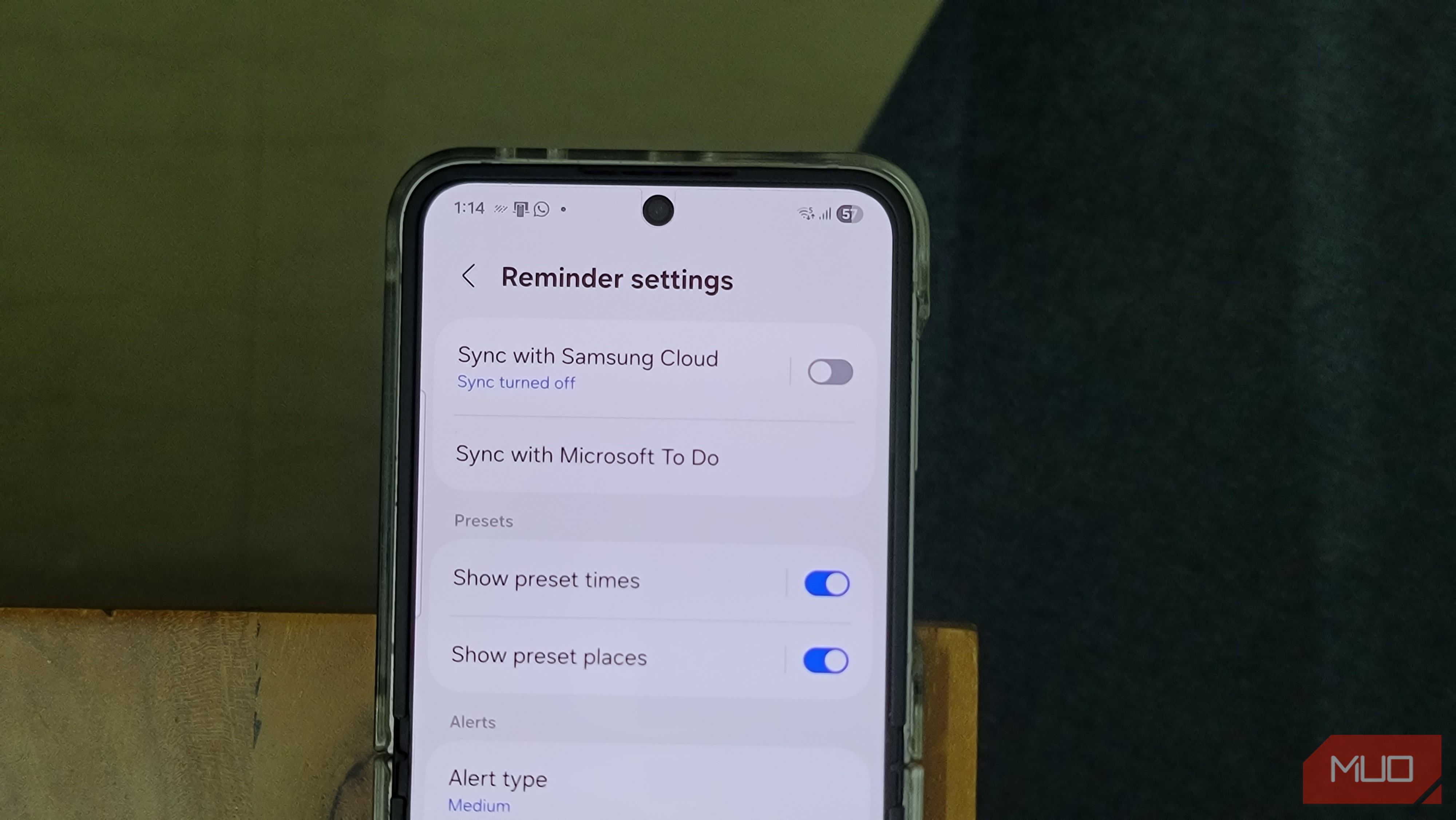 Samsung Reminder settings dialog open on Galaxy Z Flip 6