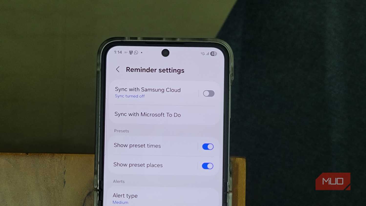 Samsung Reminder settings dialog open on Galaxy Z Flip 6
