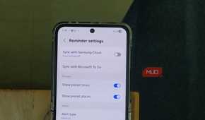 Samsung Reminder settings dialog open on Galaxy Z Flip 6