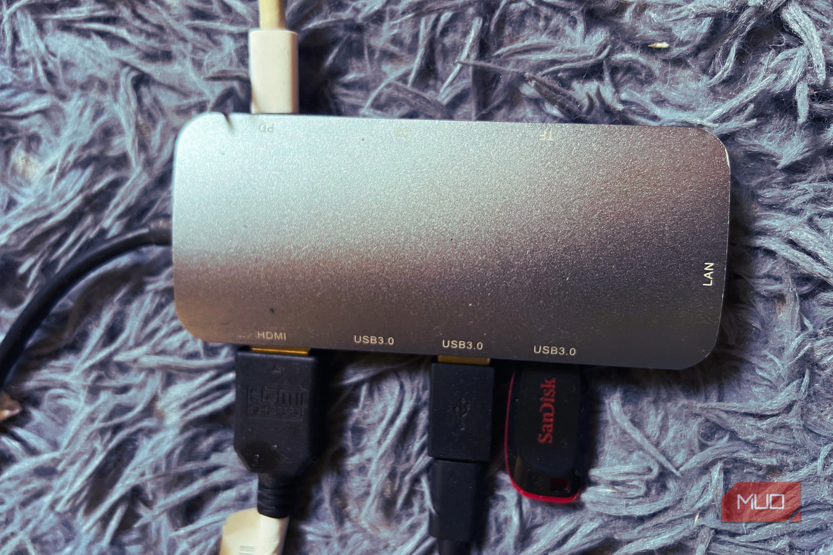 Vilcome's USB-C laptop adapter with several devices plugged in