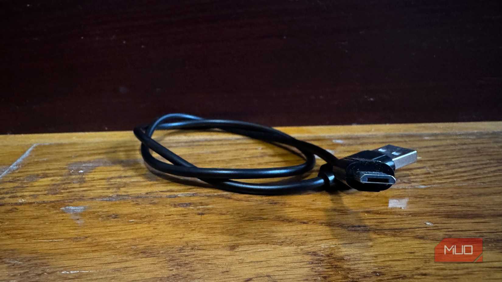 01 Micro-USB Cable