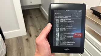 2018 kindle paperwhite in hand