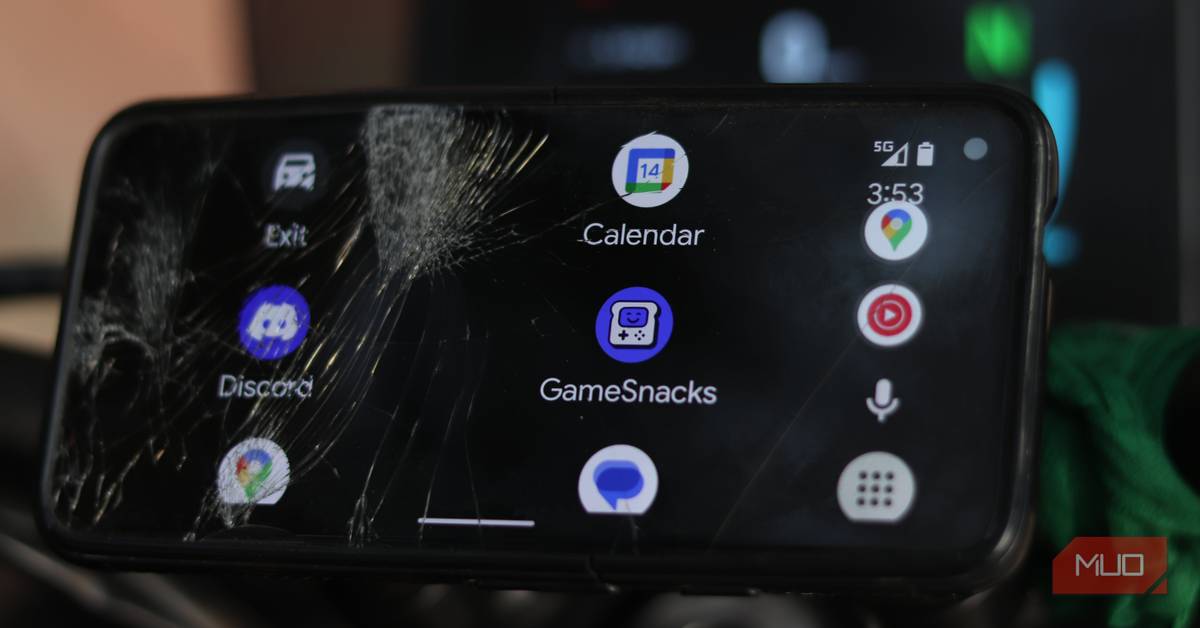 makeuseof.com - Yadullah Abidi - Don't buy an Android Auto head unit yet - your spare phone can handle it