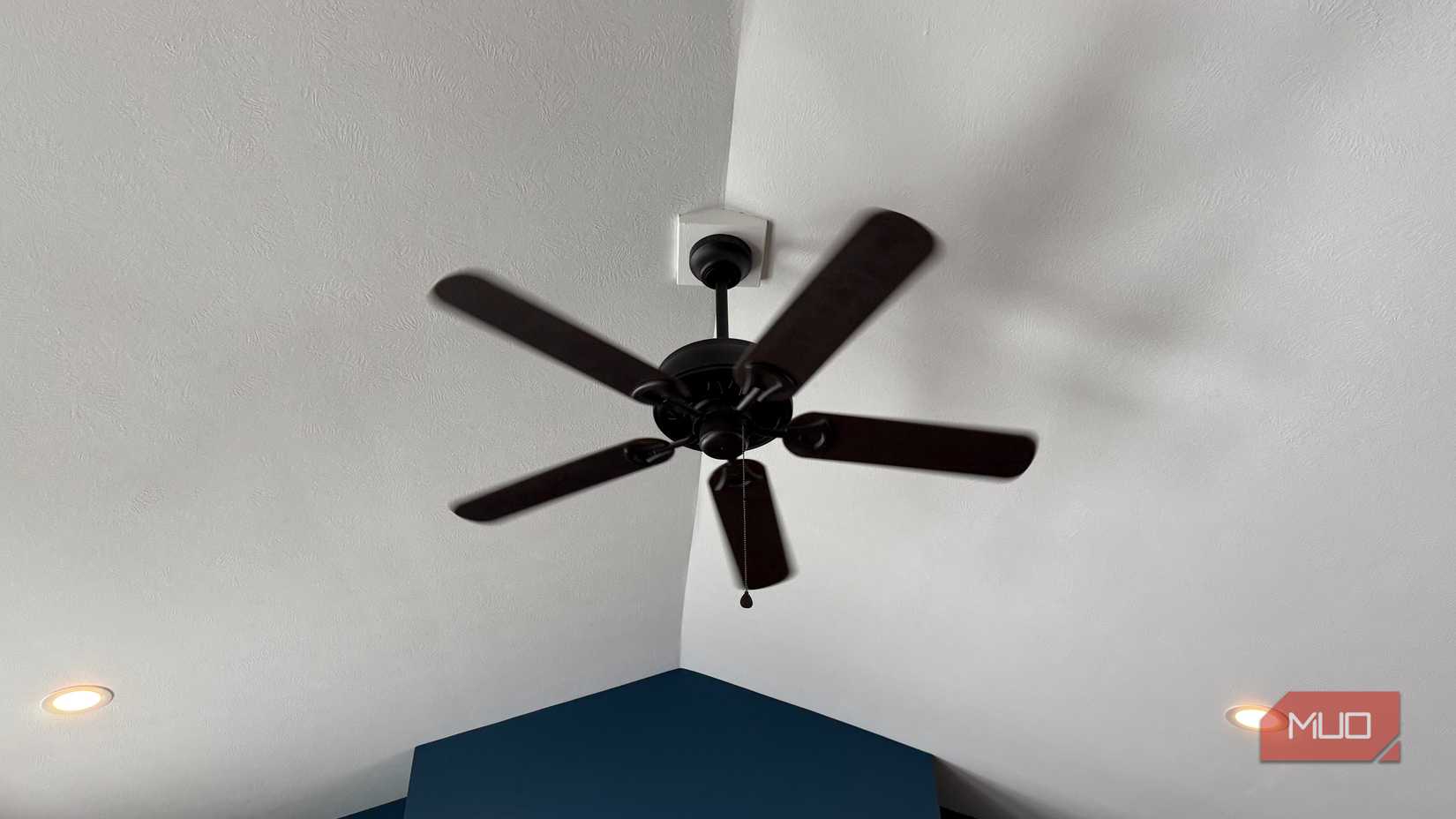 ceiling fan spinning