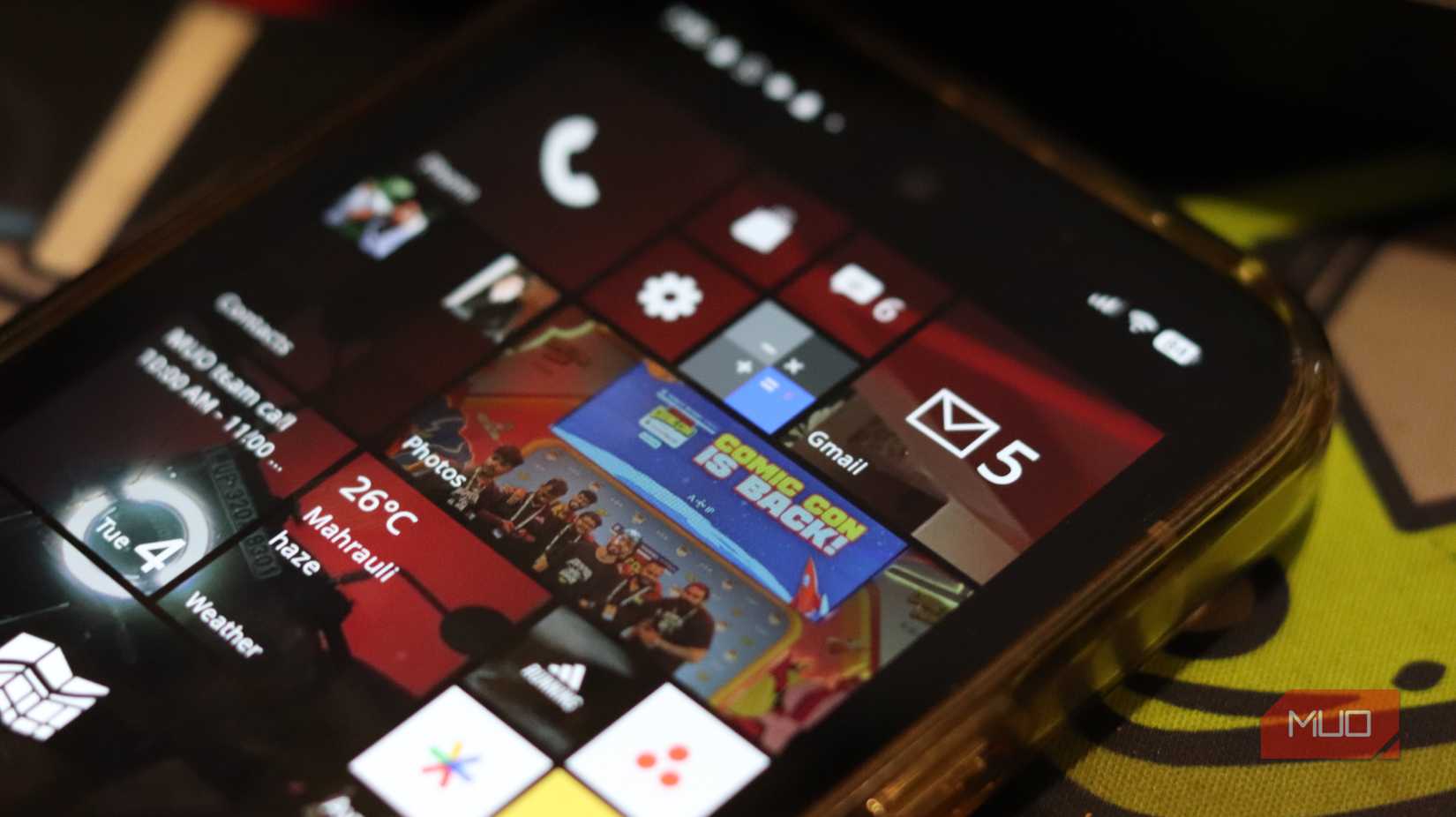 Closeup of Photos tile in Metrov launcher.