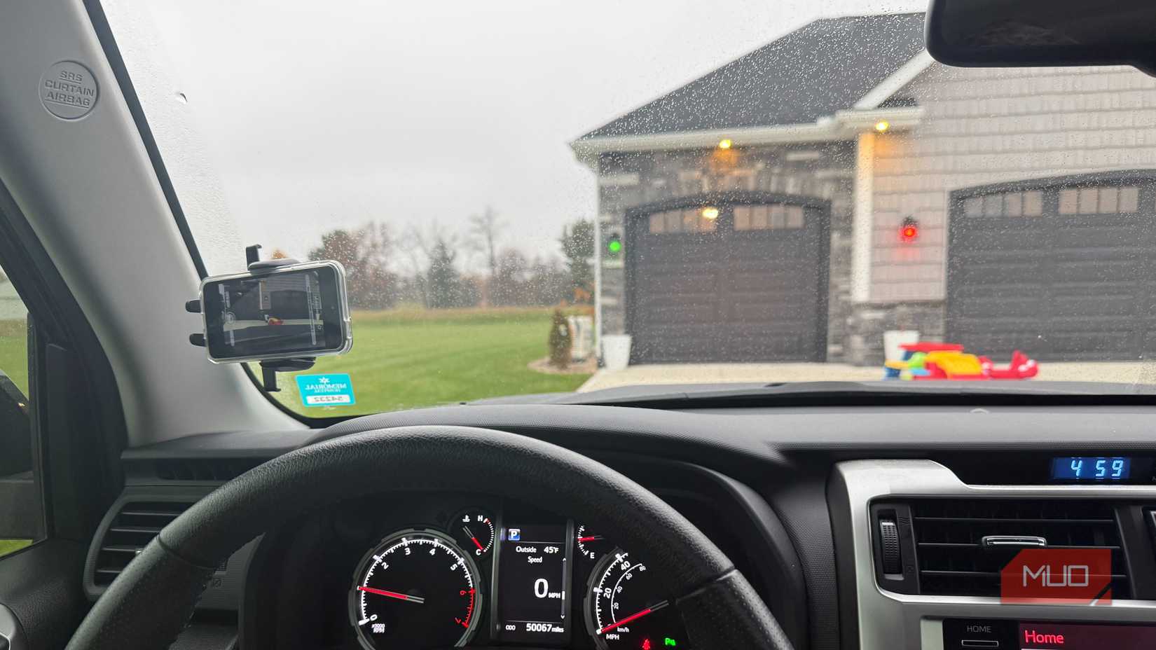 dashboard with ipod touch dash cam