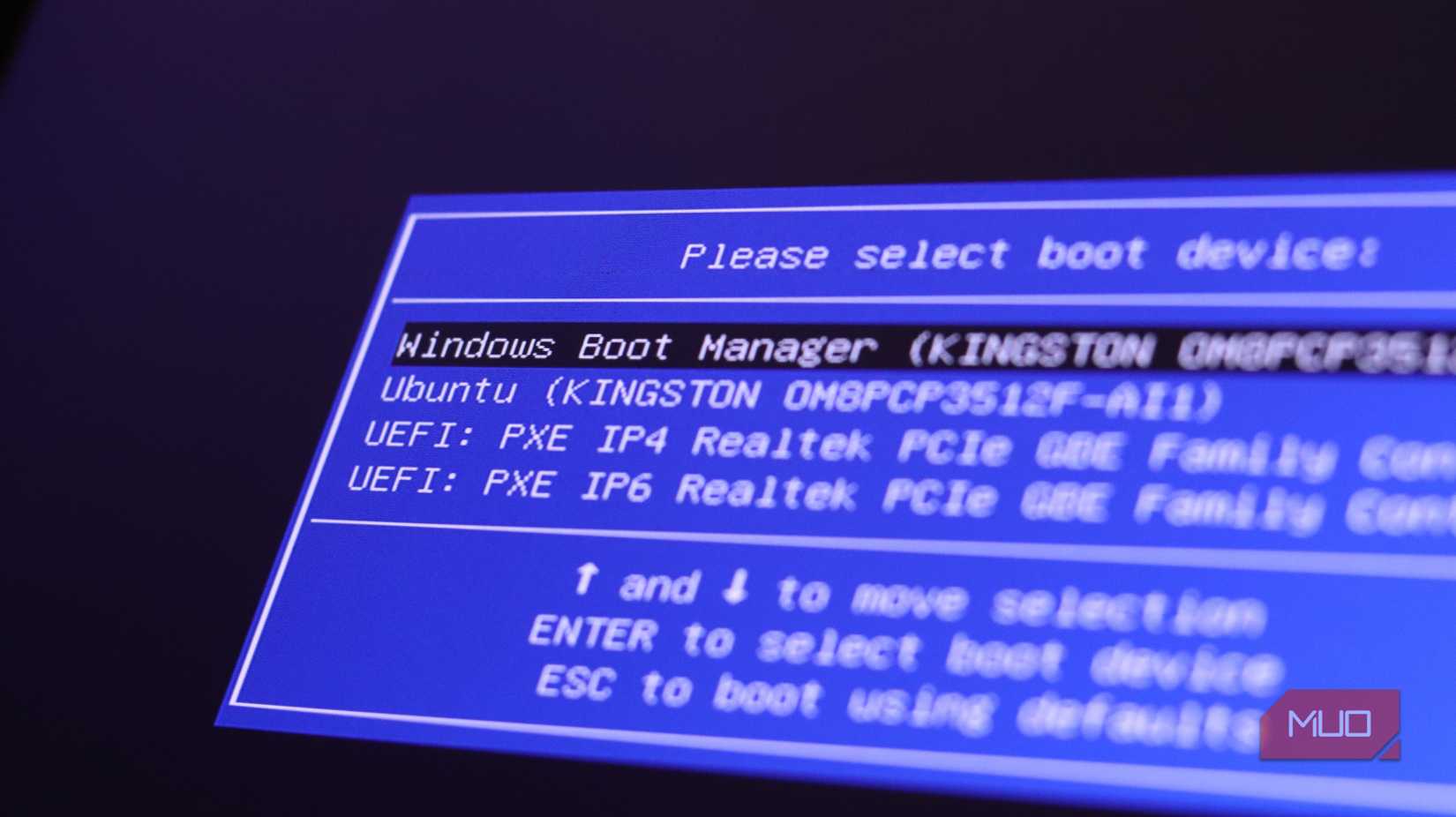 dual-boot menu on a Windows and Ubuntu laptop.