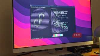 Fedora Silverblue running on a computer with Fastfetch open in a terminal