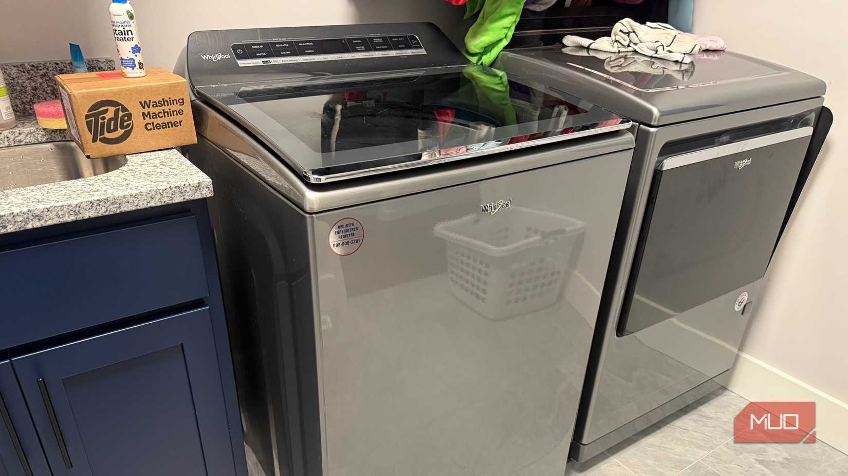 gray whirlpool washer and⁣ dryer ⁣side by side