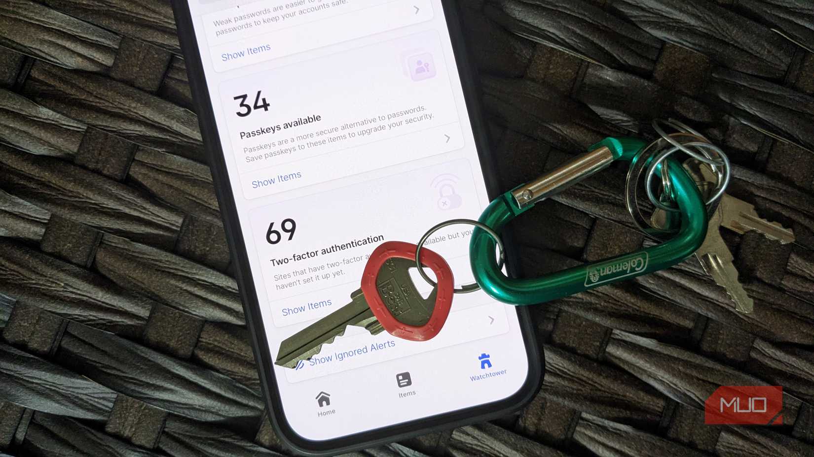 Passkeys Prompt on 1Password iPhone With Keyring Near Device